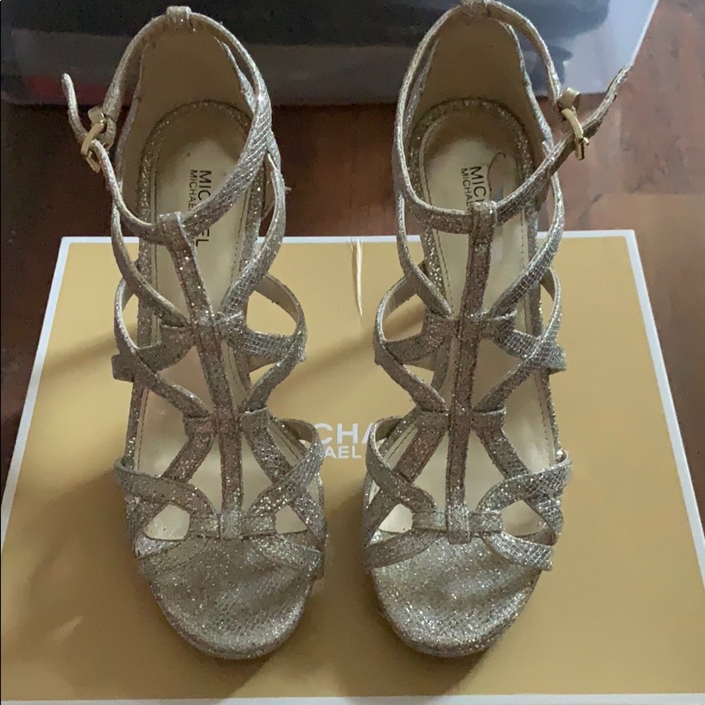 MICHAEL KORS LIKE NEW WORN ONCE HEELS